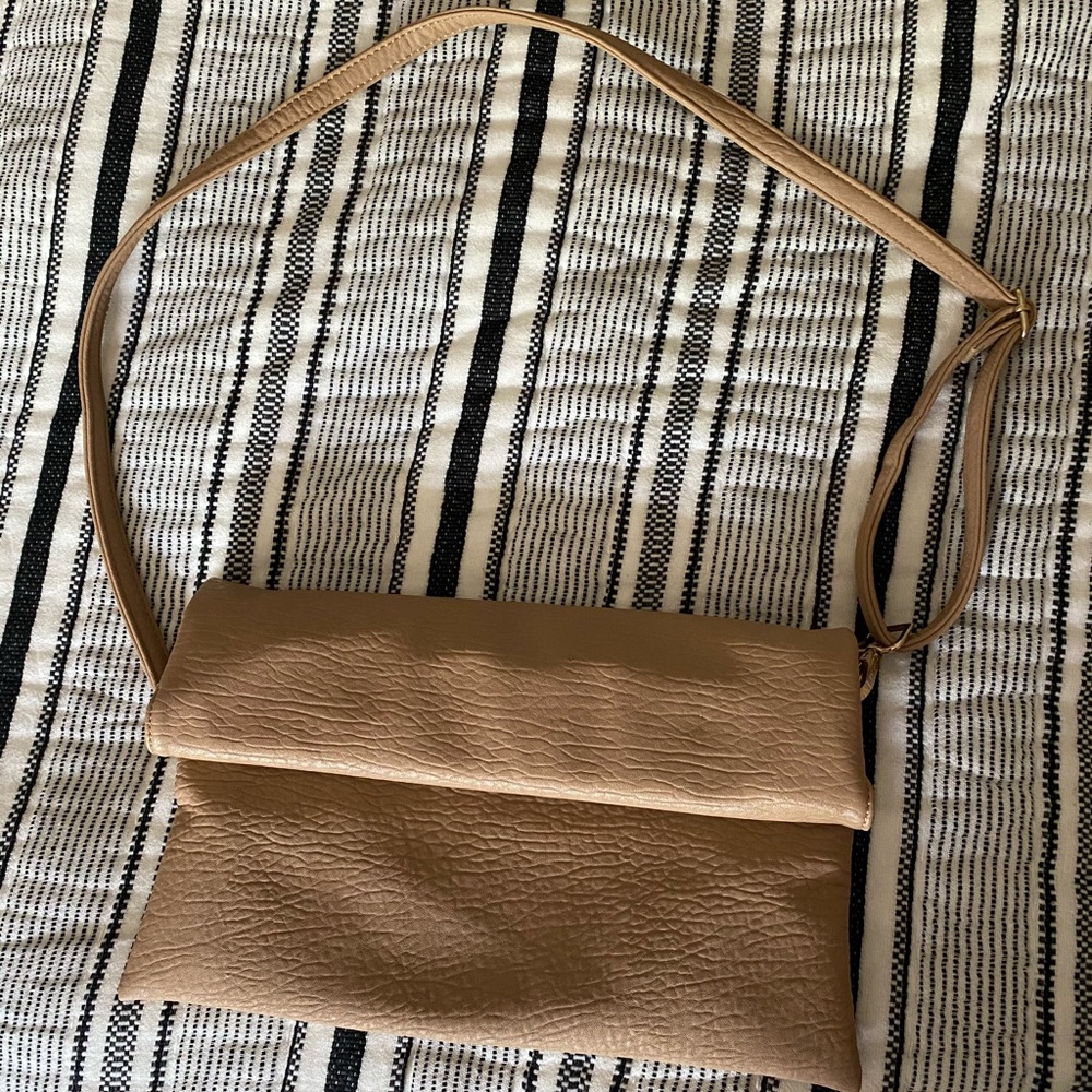 Unknown brand // light tan clutch or cross body